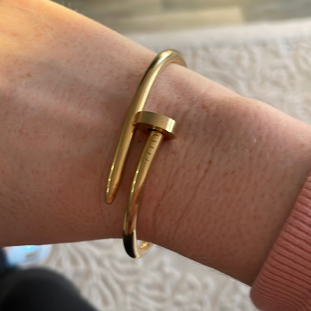 Nail bracelet